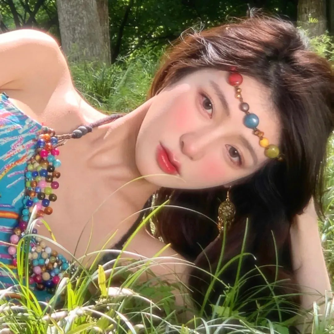 闪婚后，顶流老公的马甲藏不住了